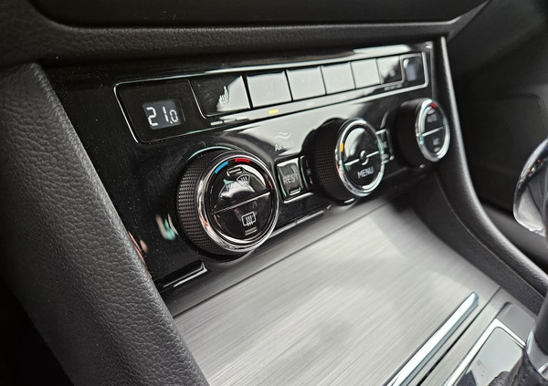 Skoda Superb cena 177900 przebieg: 27000, rok produkcji 2023 z Miastko małe 562